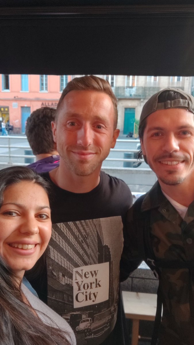 AntoOvati's tweet photo. Il y a 9 jours il gagnait la Coupe de France 🏆. Aujourd'hui il prend une limonade à Arnaud Bernard. 💜 Bibicheee 💜 https://t.co/TqXBecVPYM