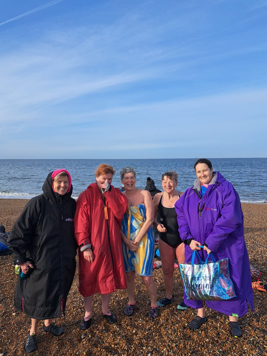 A choppy challenge for day eight justgiving.com/page/seafordse… <a href="/purplepuffin/">Andy Cook</a> <a href="/stwilfridstweet/">St Wilfrid's Hospice</a> #seaford #seaswimming #dryrobeterritory #coldwater #wildswimming #sussex