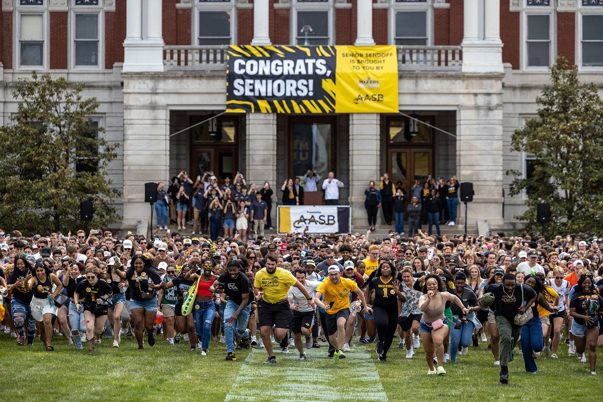 Mizzou's tweet photo. On Friday, May 5, hundreds of graduating seniors gathered on the Quad for Senior Sendoff, making a symbolic exit through #Mizzou's historic Columns and into the world beyond. 🐯

See more photos from the event, hosted by @MizzouAlumni and @mizzouAASB: https://t.co/mjM3tQmOLm https://t.co/PHMGM6oDCm