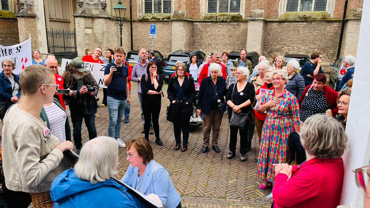 De steun voor behoud van ons ziekenhuis groeit! 😍

Kamerleden van <a href="/SPnl/">SP</a> <a href="/PvdA/">Partij van de Arbeid</a> <a href="/groenlinks/">GroenLinks</a> <a href="/christenunie/">ChristenUnie</a> <a href="/BoerBurgerB/">BBB BoerBurgerBeweging 🍀🍀🍀</a> spraken zich zojuist hiervoor uit door een brandbrief aan minister Kuipers te tekenen.

@d66 <a href="/VVD/">VVD</a> <a href="/cdavandaag/">CDA</a> weigerden. ❌️