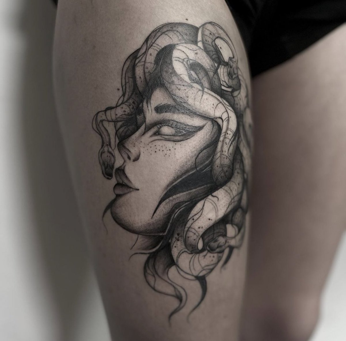 lbrllt's tweet photo. Le tattoo // la tatoueuse https://t.co/ciHN1rXXiO