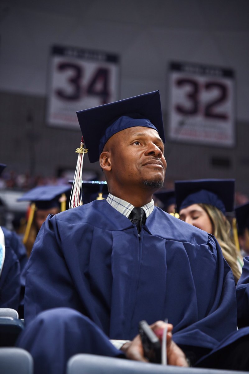 Education is power! 🎓 

Former <a href="/UConnMBB/">UConn Men's Basketball</a> student-athlete, two-time <a href="/NBA/">NBA</a> champion and basketball Hall of Famer, Ray Allen, graduated this past weekend with his General Studies degree!

📸 <a href="/UConnMBB/">UConn Men's Basketball</a> | b.link/RayAllen