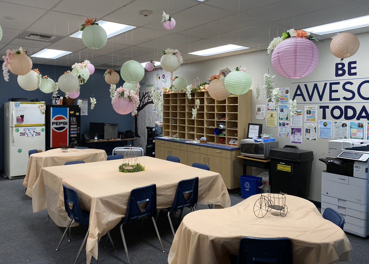 Thank you to our amazing PTA for spoiling our staff with a Yogurt and Oatmeal Bar for breakfast this morning!❤️