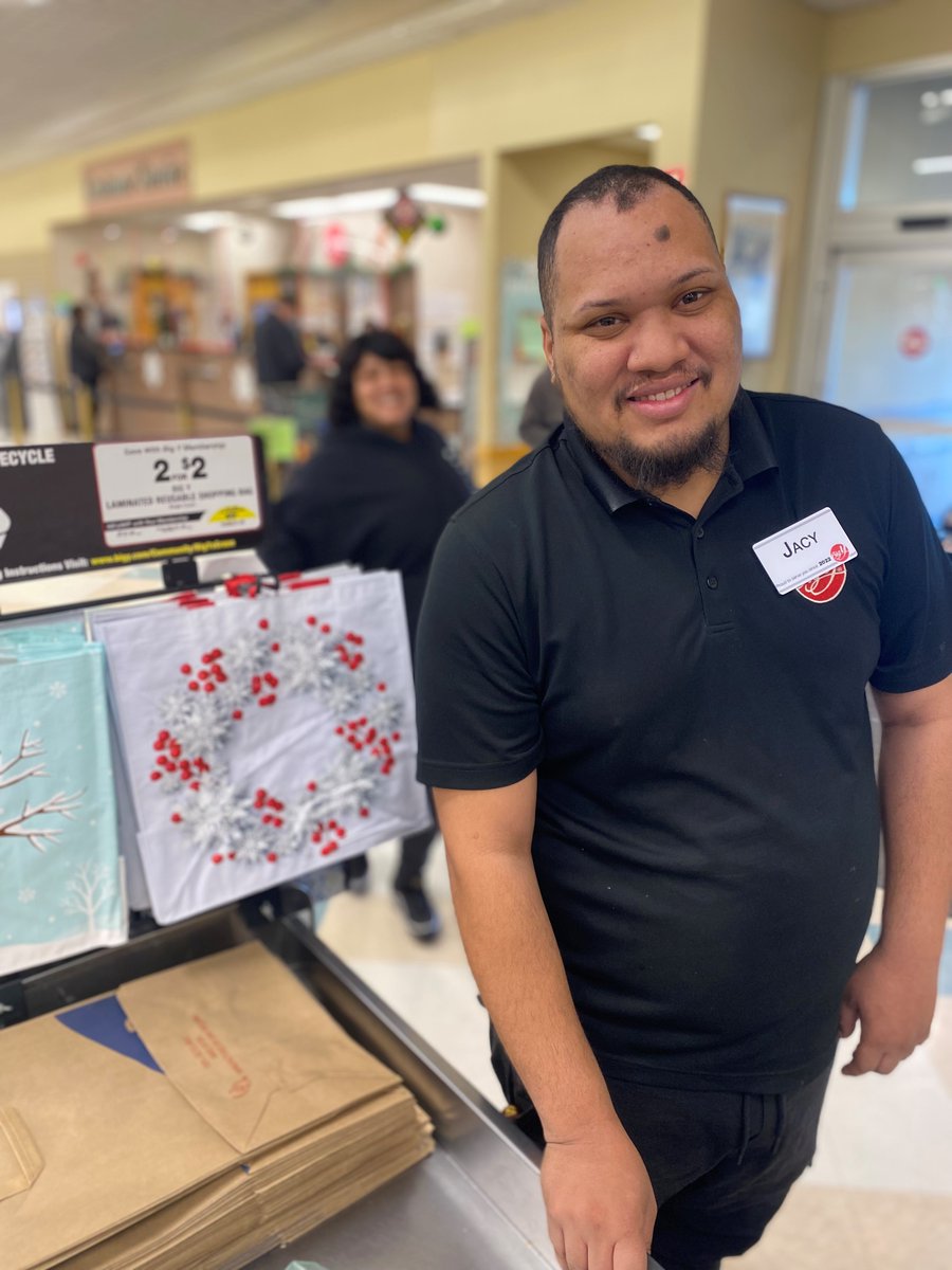 goodwill_mass's tweet image. This is #GoodwillWeek and we&apos;re celebrating the #PowerOfWork. Jacy is in a training program at our Springfield location and recently got a job at the Big Y and a promotion. Nice work Jacy! We&apos;ll be posting more  stories of success all week.