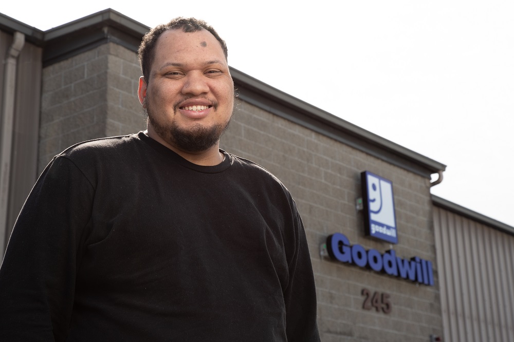 goodwill_mass's tweet image. This is #GoodwillWeek and we&apos;re celebrating the #PowerOfWork. Jacy is in a training program at our Springfield location and recently got a job at the Big Y and a promotion. Nice work Jacy! We&apos;ll be posting more  stories of success all week.