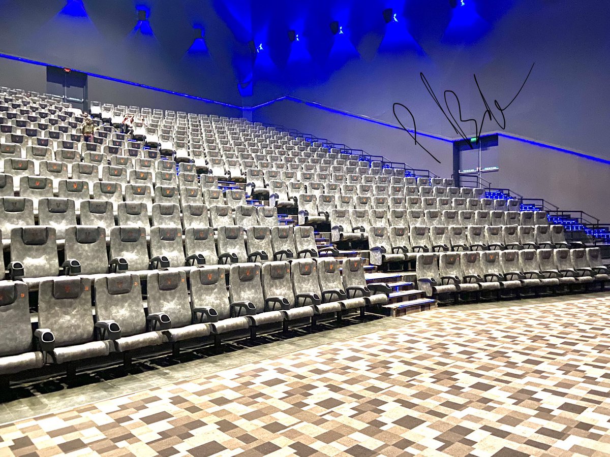 balapobi's tweet photo. Watched PS2 two times in #epiq #vcelluloids … what an experience.. mind blowing visuals and sound effects , must watch in vepiq screen.
#dolbyatmos at the best. #largestscreen in India.
@arrahman bgm at the best #PonniyinSelvan2 https://t.co/aP12fEgYaO