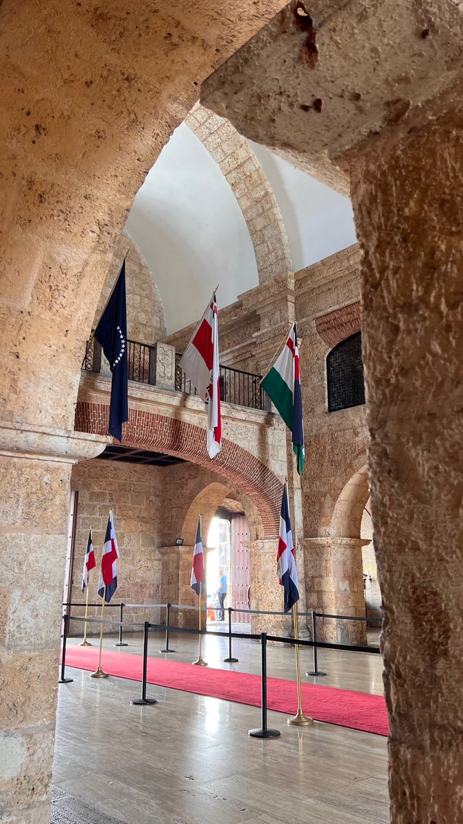 ViajerAgs's tweet photo. I'm at Panteon Nacional in Santo Domingo https://t.co/rOkTWjpgCS https://t.co/yFtSvOnuua