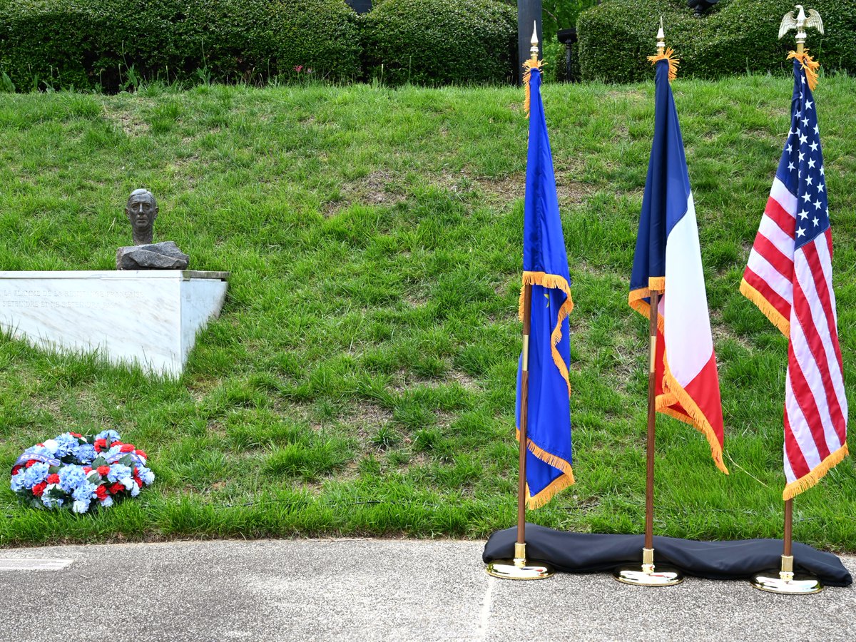 Ceremony held on May 8th at the Embassy of France in the US, in honor of Victory in Europe Day. #VictoryInEuropeDay #VEDay