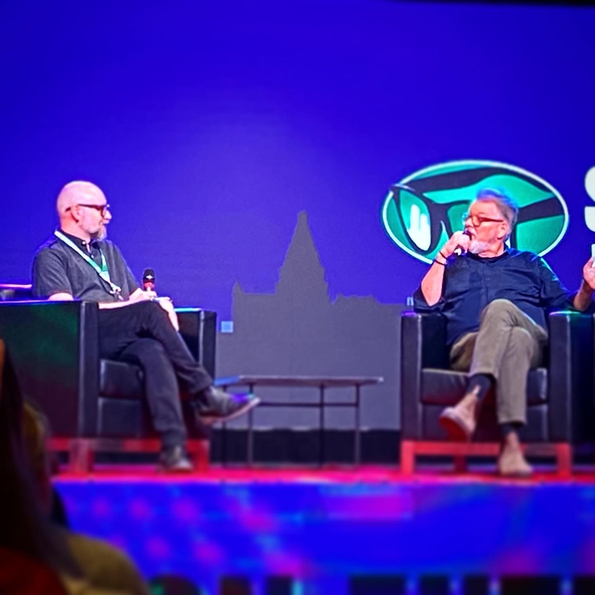 Had a blast hangin' with Commander Riker (well, Captain now), aka, Jonathan Frakes, at @SaskExpoYXE  this week. Another year in the books! 

(My shaved head stood in for Patrick Stewart's in a story Frakes told, so my skull's in good company).

#yxe #yqr #startrek #startrekpicard