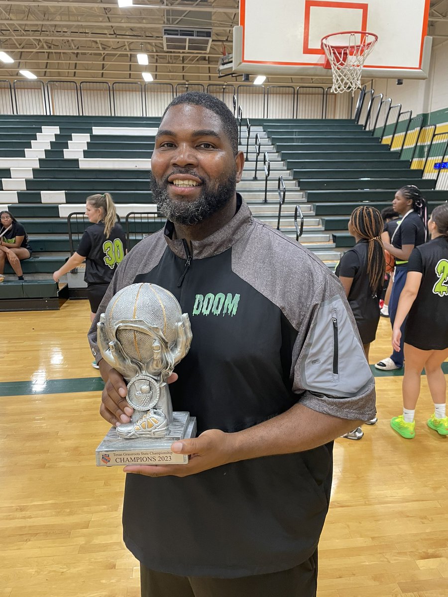 vmMark's tweet image. Here’s a state championship for you! @CoachTimBush #DivasDoomSquad 15U