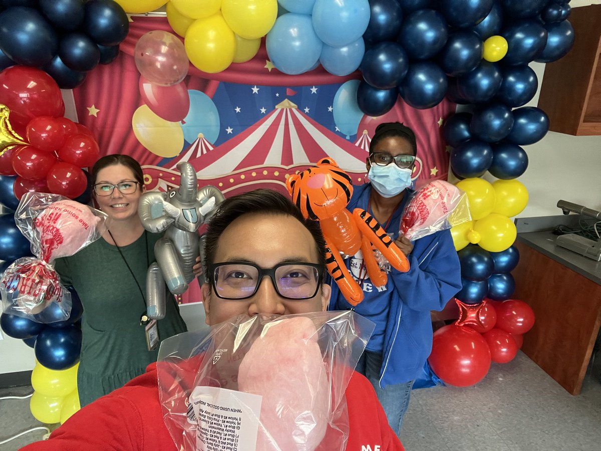 MrRebullida's tweet photo. Day 1 Teacher Appreciation! Thanks for the Brunch and Sweet Treat! @Almeda_Elem @Ian_Olmstead @deandra_waters @MsMariaPinedo @MrsAndersonABC @msbaileybaybee https://t.co/QPqTPPchtw