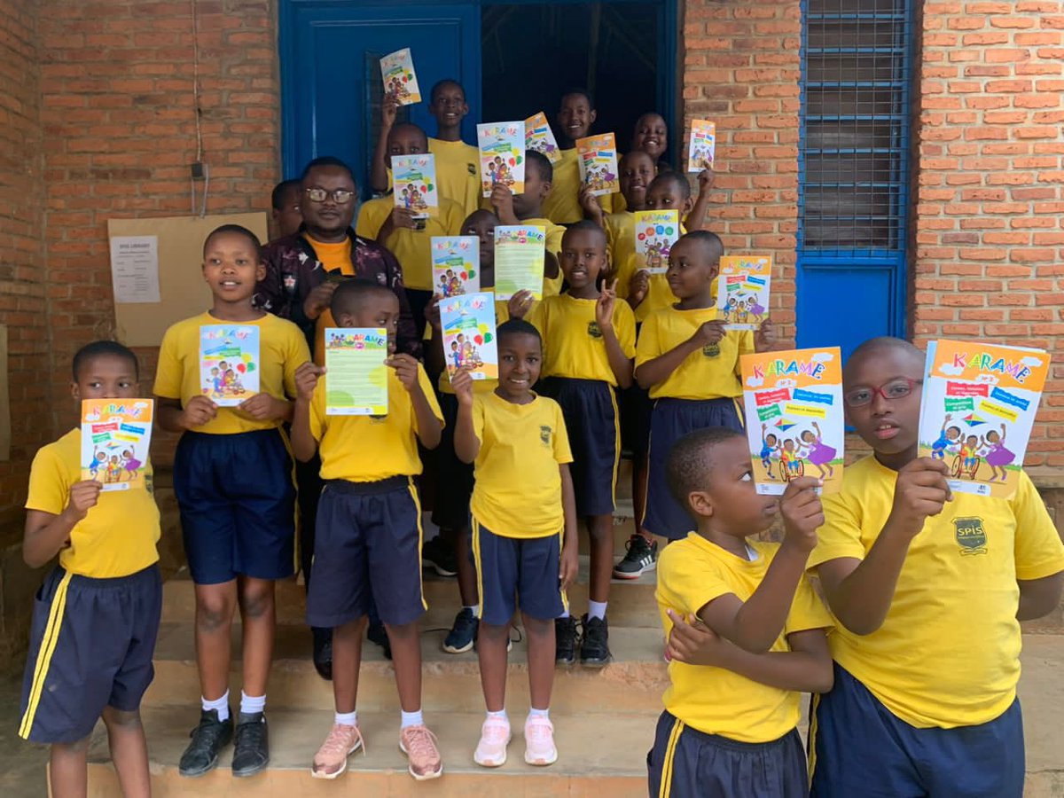 RCBORwanda's tweet photo. L'école de @HollySpis fait partie des bénéficiaires du magazine Karame dans la @CityofKigali. La semaine dernière, les élèves ont participé à une séance de lecture dans la bibliothèque. https://t.co/EI6bGTxHK4