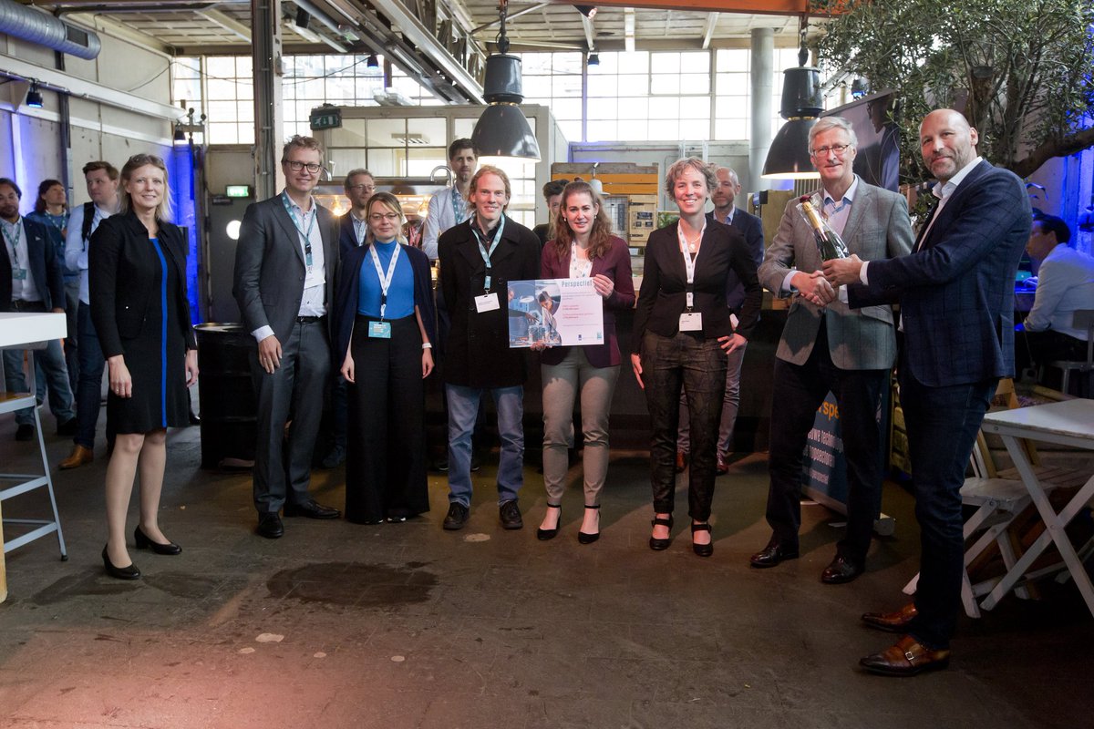 📢 Job alert❗ <a href="/IBED_UvA/">IBED</a> <a href="/ELD_IBED_UvA/">Ecosystem & Landscape Dynamics (ELD) department</a> Do you have an MSc and you have a passion for soils? Come work with us in the SoilProS project! We offer a PhD in Biological diversity and Ecosystem Functions: vacatures.uva.nl/job-invite/115…. Are you more chemistry oriented? Check this below 👇