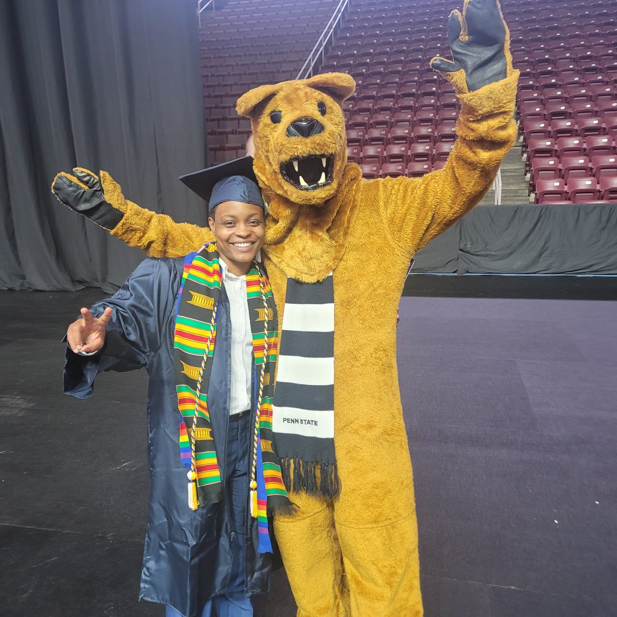 DamnDatz_NICKI's tweet image. We made it❤️❕️💯
#PsuGrad🙏🏿