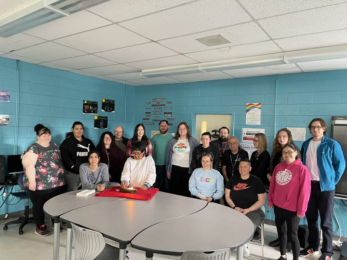 Lora Angnatok tweet media