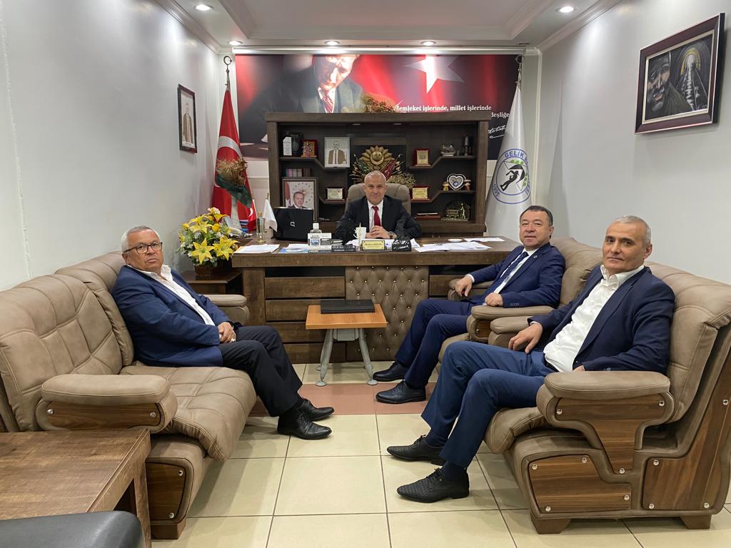 BayramBaol3's tweet photo. Gelik Belediye Başkanımız Burhan Sezgin'i ziyaret ederek, fikir alışverişinde bulunduk. Başkanımız Sezgin'e güzel ağırlamalarından dolayı teşekkür eder, çalışmalarında başarılar dilerim.

@satilmisgebes 
@burhan.sezgiin https://t.co/FMJCNP68Nm