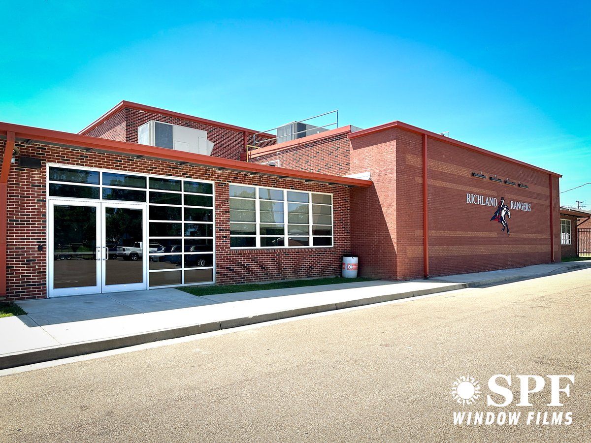 SPFWindowFilms's tweet image. Prestige window films give you superior heat rejeciton, while allowing full visibilty in.  This is exactly what this school location needed.  -#3MWindowFilm #SPFWindowFilms-Interested in something like this? Call and talk to one of our team members! Office 601-255-0257