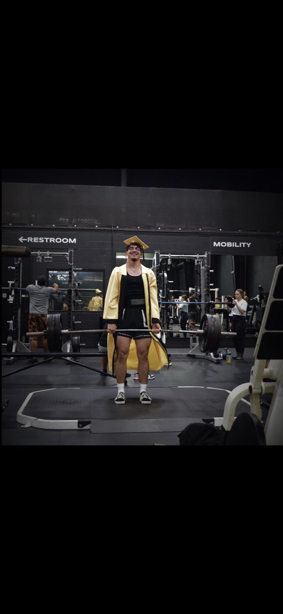 tpocasangre97's tweet photo. The right way to take Grad Pics! 🏋️‍♂️
#2023 https://t.co/fIoWvC1EAh