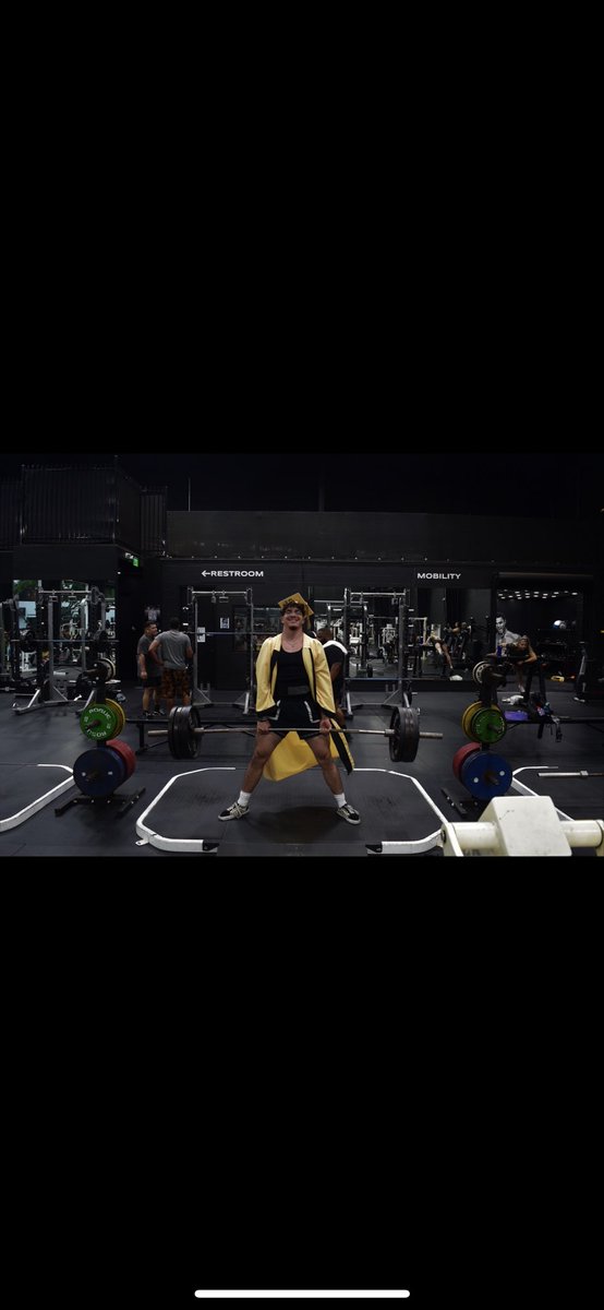tpocasangre97's tweet photo. The right way to take Grad Pics! 🏋️‍♂️
#2023 https://t.co/fIoWvC1EAh