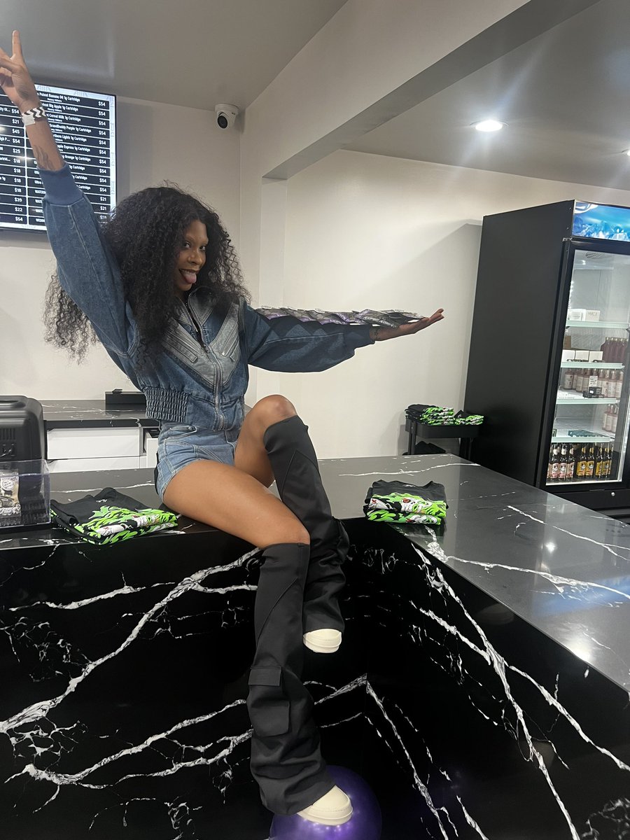riconasty's tweet photo. JUST DROPPED MY OWN STRAIN AVAILABLE NOW IN DISPENSARIES !!!! 🏁🏁🏁 #ROADRAGE IN STORES NOW !!!!!!!!! Pull up to the pop up 💘🫶🏽 https://t.co/p79AmXFJF8