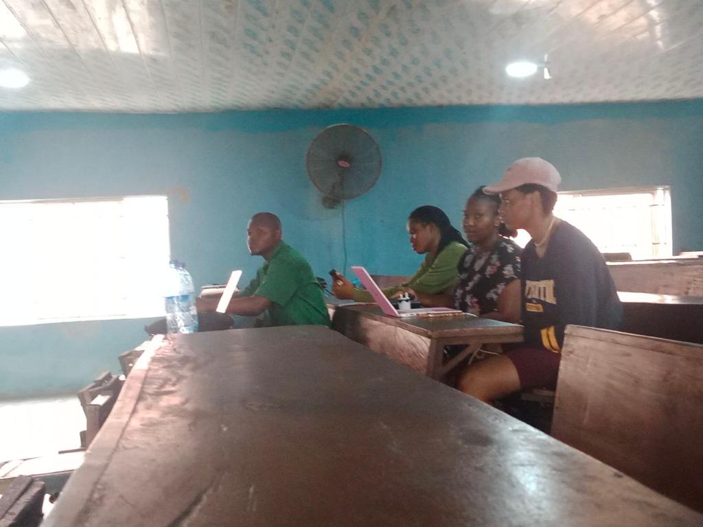 GDSCOUI's tweet photo. Introduction to Mobile development (Flutter) class🥳
Thank you @techwithsam_
@davidonuche0 for your support
#mainCampus #gdscoui
#gdsc #5weeksBootcamp #DeveloperStudentClubs @googledevs @flutter https://t.co/hNTQgs4xC8