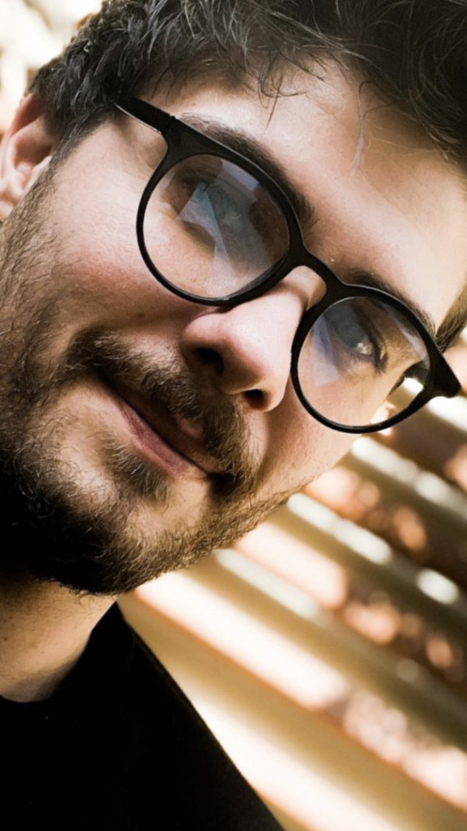 Hem sempatik hem yakışıklı🔥😌 maşallah nazar değmesine sana aşk 🧿❤️😘 <a href="/barismrtyagci/">Barış Murat Yağcı</a>