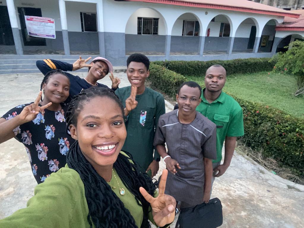 GDSCOUI's tweet photo. Introduction to Mobile development (Flutter) class🥳
Thank you @techwithsam_
@davidonuche0 for your support
#mainCampus #gdscoui
#gdsc #5weeksBootcamp #DeveloperStudentClubs @googledevs @flutter https://t.co/hNTQgs4xC8
