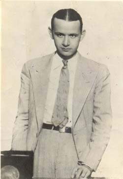 primaria_maria's tweet photo. El 8 de mayo de 1935 son asesinados, tras combatir a fuerzas del Ejército en El Morrillo, Matanzas, los revolucionarios Antonio Guiteras Holmes y Carlos Aponte Hernández. #CubaViveEnSuHistoria https://t.co/fmZM1btgk8