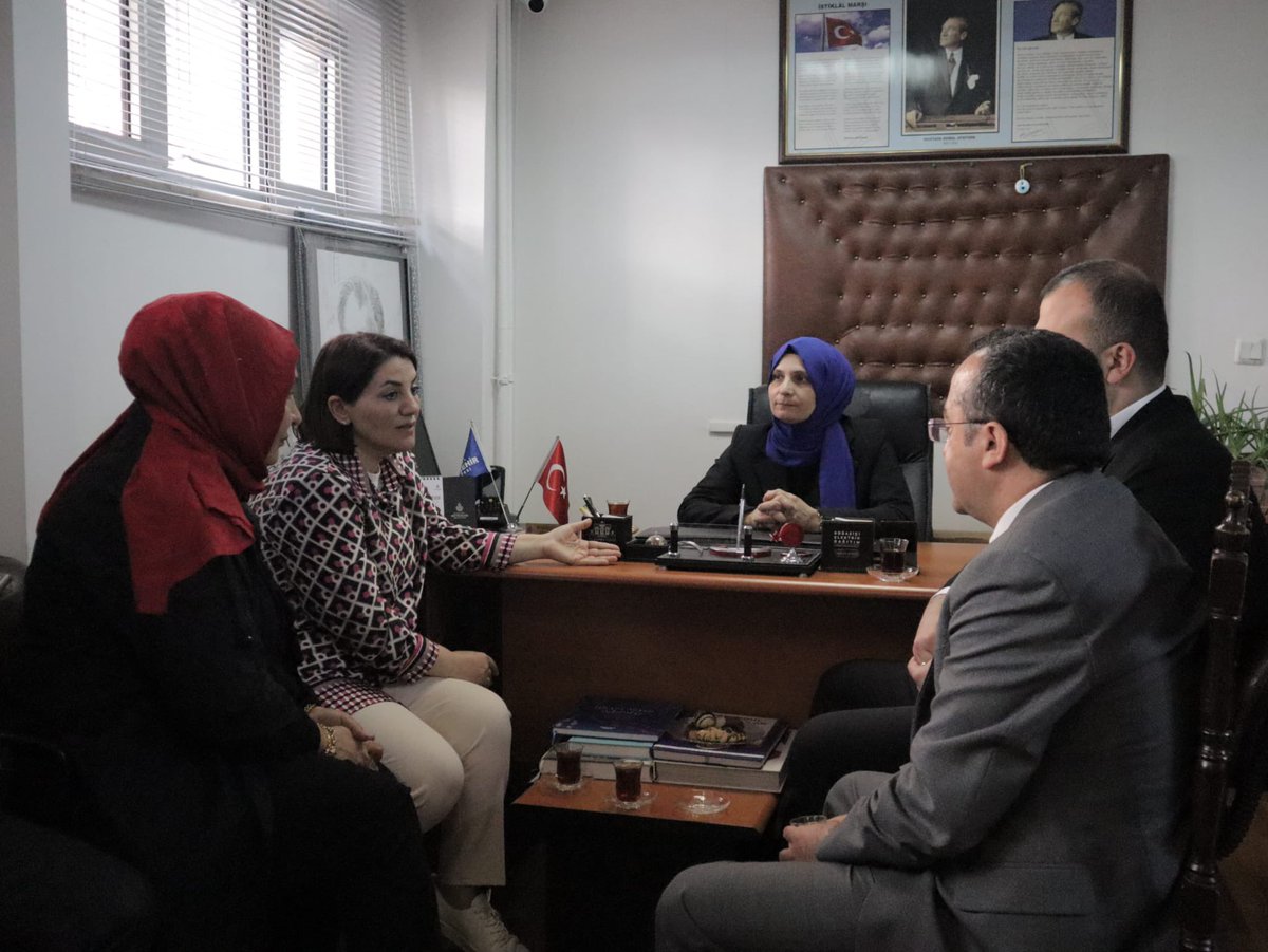 avsengulk's tweet photo. Güngören’de yola devam ✔️

Mareşal Çakmak mahallemizin kadın muhtarı Nuray Aydın’ı ziyaret ettik.

Kadınlarıyla güçlü bir toplum olarak Türkiye Yüzyılı’na imzamızı atacağız 🇹🇷

#AdımAdımİstanbul https://t.co/nBJUIu9zNB