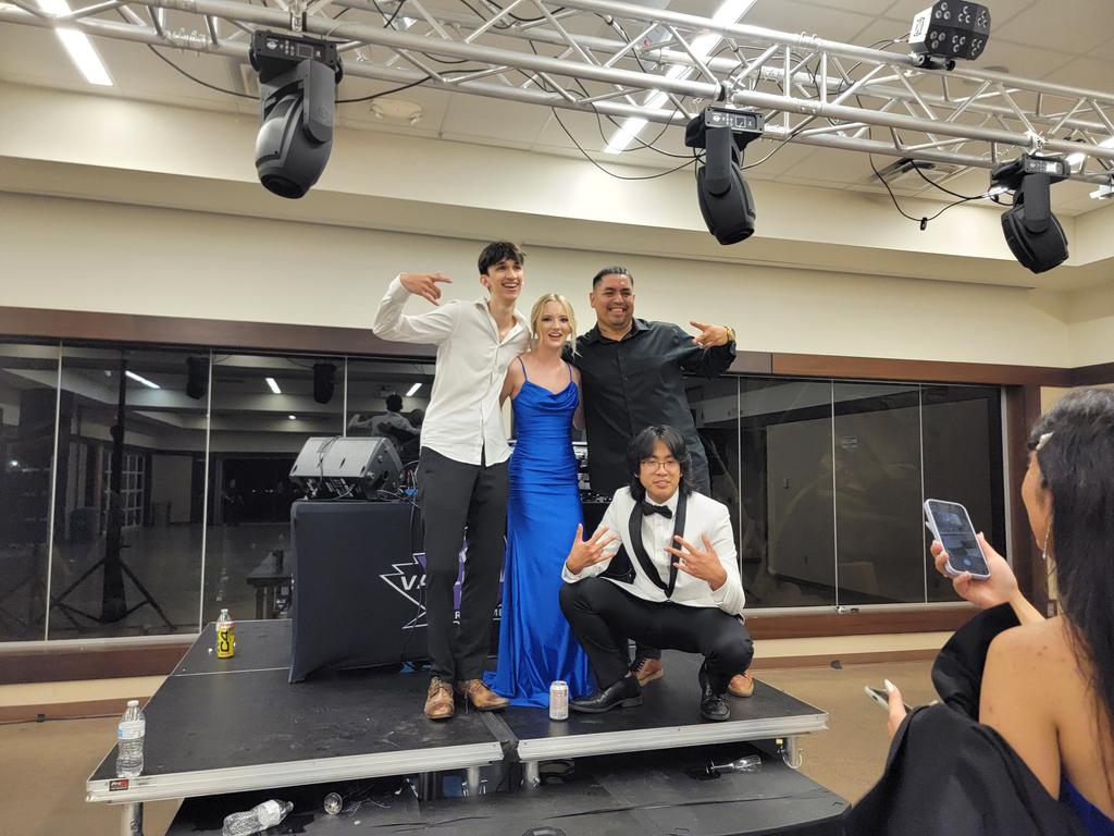 What a great night it was @efhswolves!! As always,  you guys know how to #party 
@GoodyearAZGov @BuckeyeAZGov @ValleywideDJ @SBebeee_BUHSD #promdj  #Prom2023