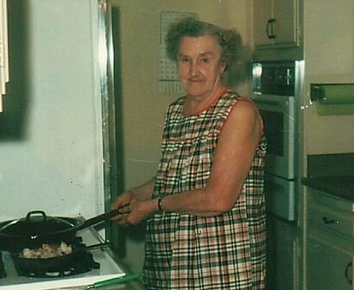 DNAIDPodcast's tweet photo. Ep65 is out now w/ the case of #ViolaHagenkord
A Friendly, warm, and independent 79 yr old grandma who was raped & brutally murdered in #Anaheim #California in 1980
For decades, her killer got away with murder until DNA & genealogy caught up w/ him
https://t.co/qNDTnHUWtz https://t.co/Yt5276jxys