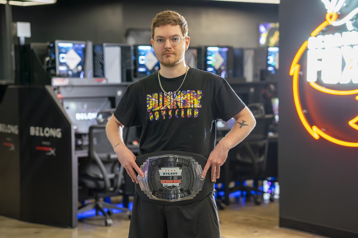 BelongArenas's tweet photo. The local kid took home the hardware.
Congrats to @dazzLeGO for being named MVP of the #WCVO!
@SonyElectronics | @WildBillsSoda https://t.co/NSEIMv3LeJ