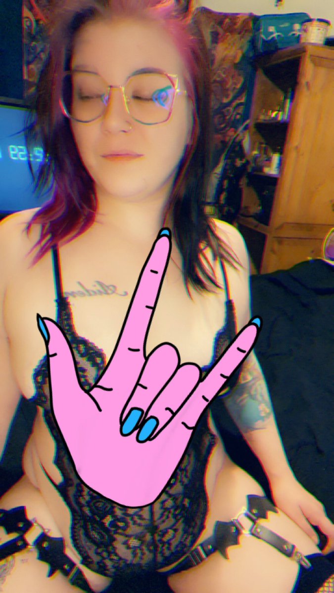 Spooky_bee_69's tweet photo. https://t.co/frWnV1X4AJ free to subscribe for now 🤭 #onlyfansbabe #onlyfansnewbie #shoutout4shoutout #MondayMotivaton #moneyonmymind #bodypositivity #LGBTQIA #onlyfans #subscribe #WomenSupportingWomen #fyp #altgirl #SHEIN https://t.co/8OVpNyHxc9