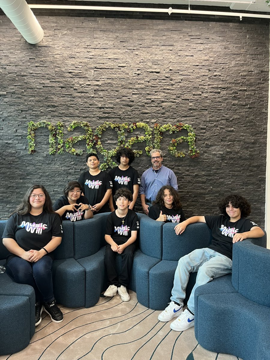 Vernon_OMSD's tweet photo. Thank you @niagara_cares for all of your support for our music program. Our band had a blast with you today 😎 @dougelkins https://t.co/SvA1Hg9ovc