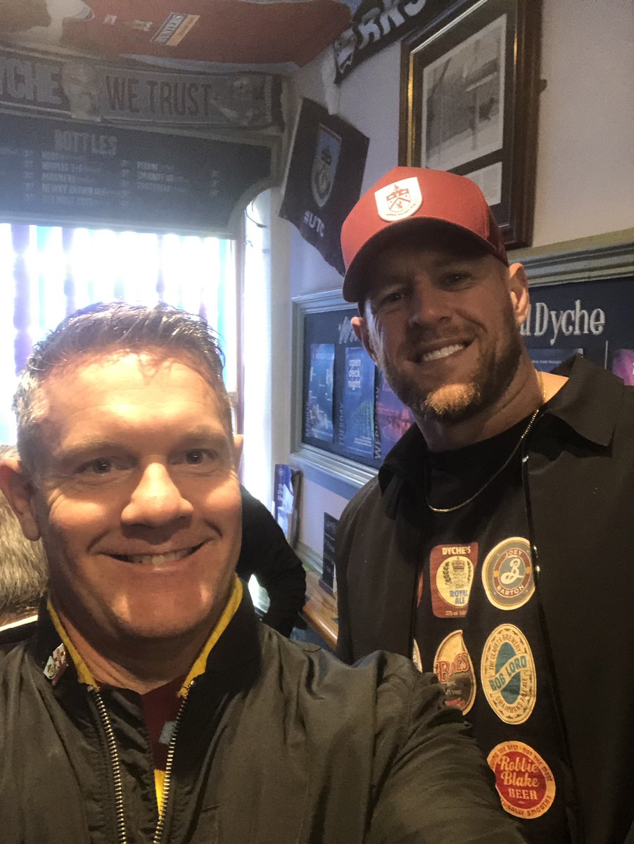 Lovely of <a href="/JJWatt/">JJ Watt</a> to visit Irvines Bar this week! Legend! Thankyou sir! UTC!

Irvines Bar
maps.app.goo.gl/zAYb4pvgKY3AeR…