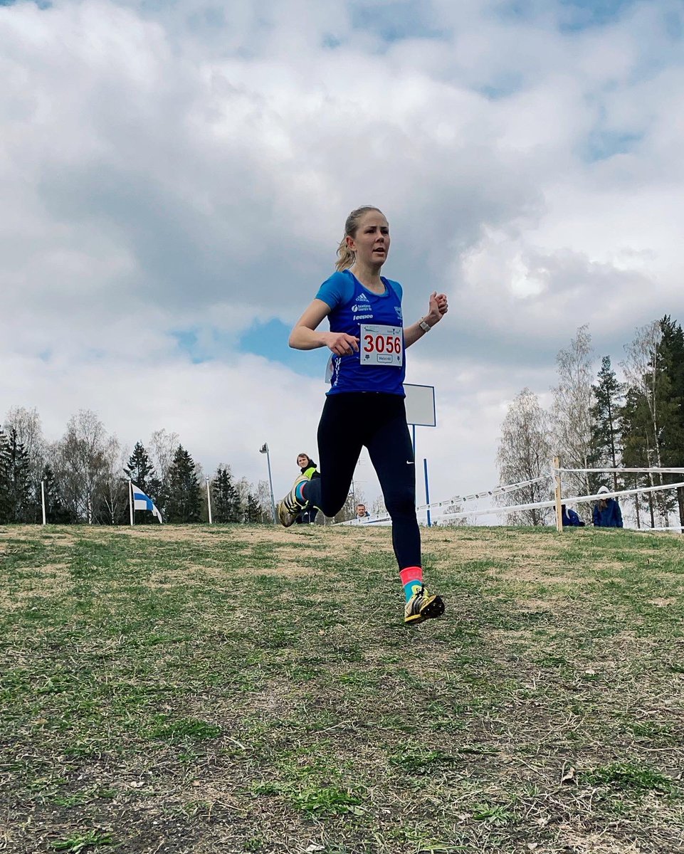 Junnumaastojen SM 2. N17 vm.2006, veteraanisarjan SM 1. N30. vm. 2023.  Olipahan hauskaa, vaikka aina se ilman karttaa juokseminen tihkaiseekin. #saul #smmaastot #juoksu #suunnistus