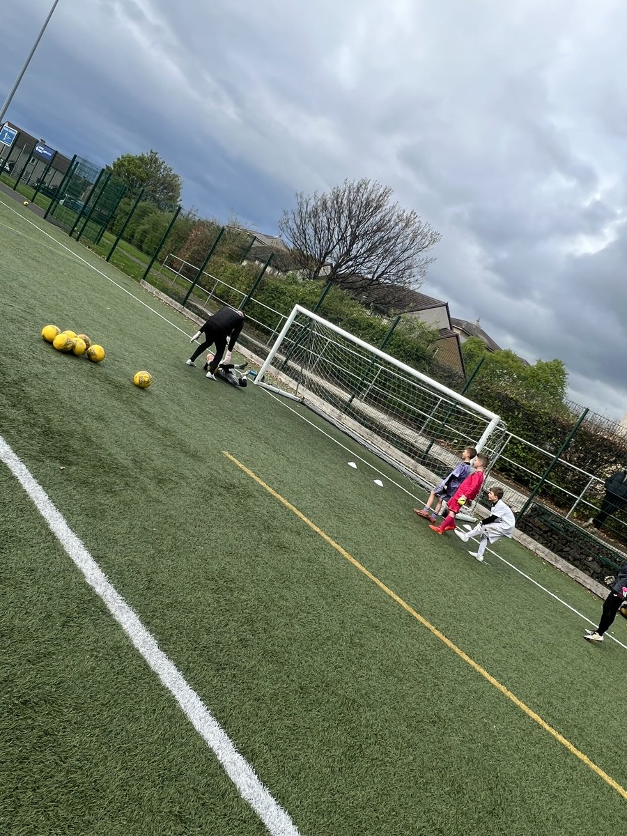 YfcPreston's tweet photo. First night with @mandrewsgk for our young guns. 

They absolutely loved it and we will be doing it every Monday down Middleshot. 

Thanks Michael for tonight and no doubt there will be more interested after the kids chat about it ⭐️⚽️🧤 https://t.co/03HXb0cLEY