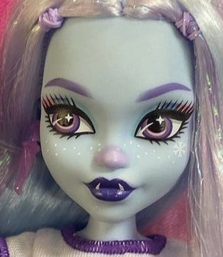 This is a hate crime why didn’t they paint her lips bigger😭