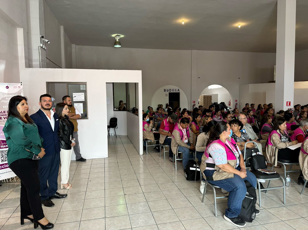 CM_Saltillo's tweet photo. Segunda capacitación CAES del INE https://t.co/vDWNWNhyxq
