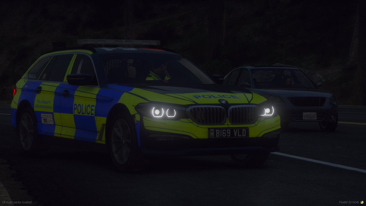 BalmoreConstab's tweet photo. Eagle eyed officer spotted a driver using their mobile phone while on the motorway, pulled over and court date given.

Also visited a abandon car which is reported stolen and towed to impound to locate it's owners.

#fictional #FiveM https://t.co/d5IsFrEaYA