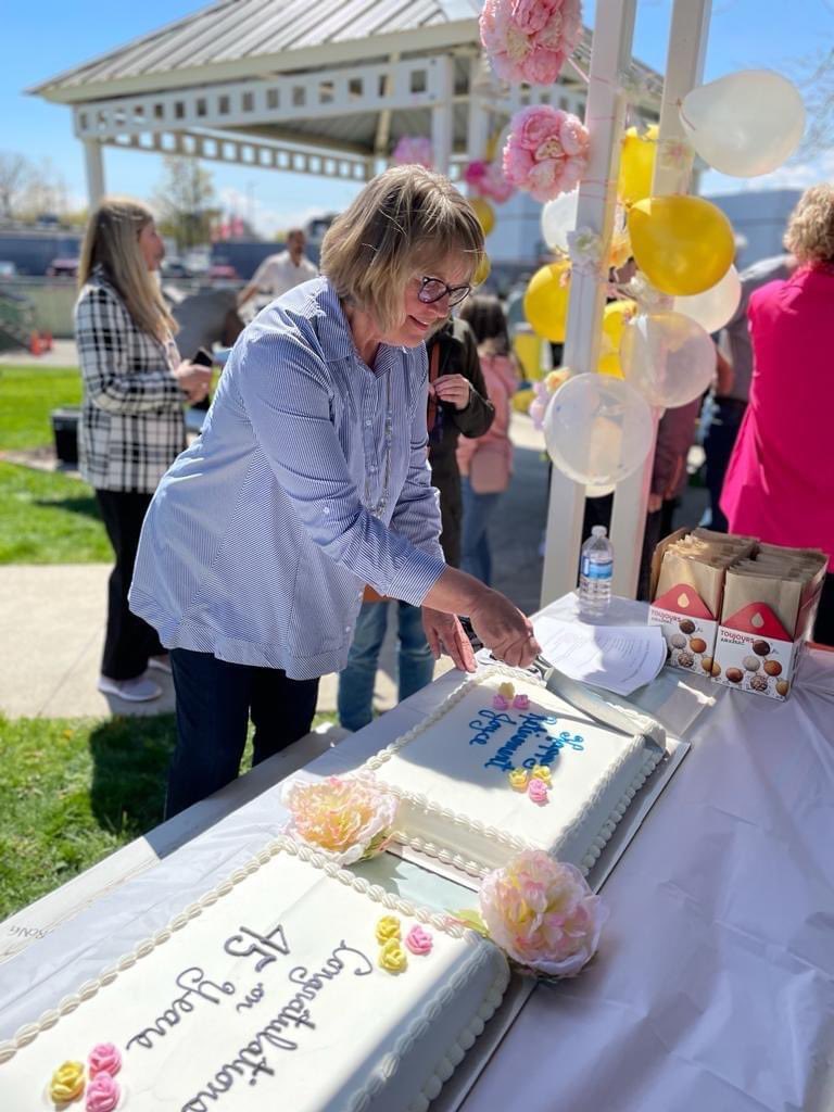 clburlington's tweet photo. After 45 years of hard work and dedication, Joyce is ready to enjoy her well-deserved retirement. Joyce has been an integral part of CLB and we are going to miss her greatly!

We wish you a happy retirement, full of new adventures, relaxation, and joy. Congratulations, Joyce! 🥳 https://t.co/tWYCByOLHV