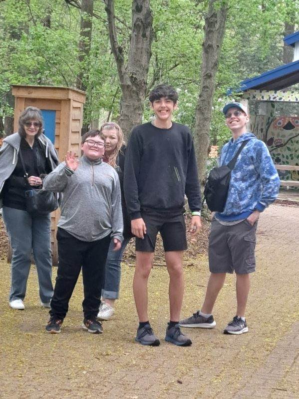 Tony Hollow tweet media