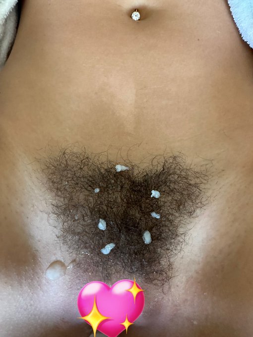 https://t.co/mi0BUQJGKb 🤤 https://t.co/MPmBIk21Fn