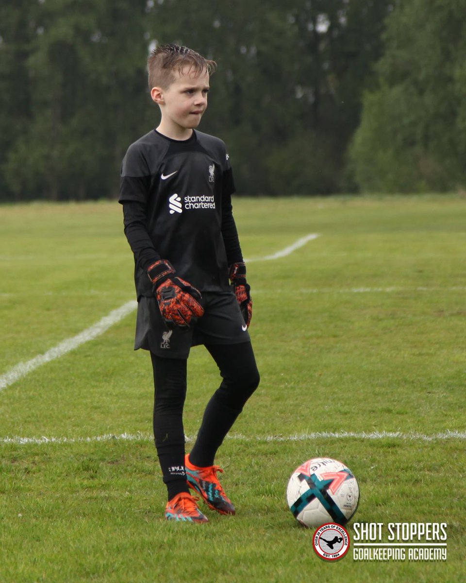 shot_stoppersgk's tweet photo. Thirty keepers joined us on Saturday for a tough session in the rain.
Get in touch soon if you want to join us.
#bewiththebest #goalkeeper #goalkeepertraining #goalkeepers #goalkeepersaves #goalkeeping #goalkeeperlife https://t.co/PimKlqoPAz