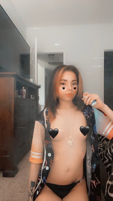 Just relaxing ☺️ https://t.co/3dARwSgvLP