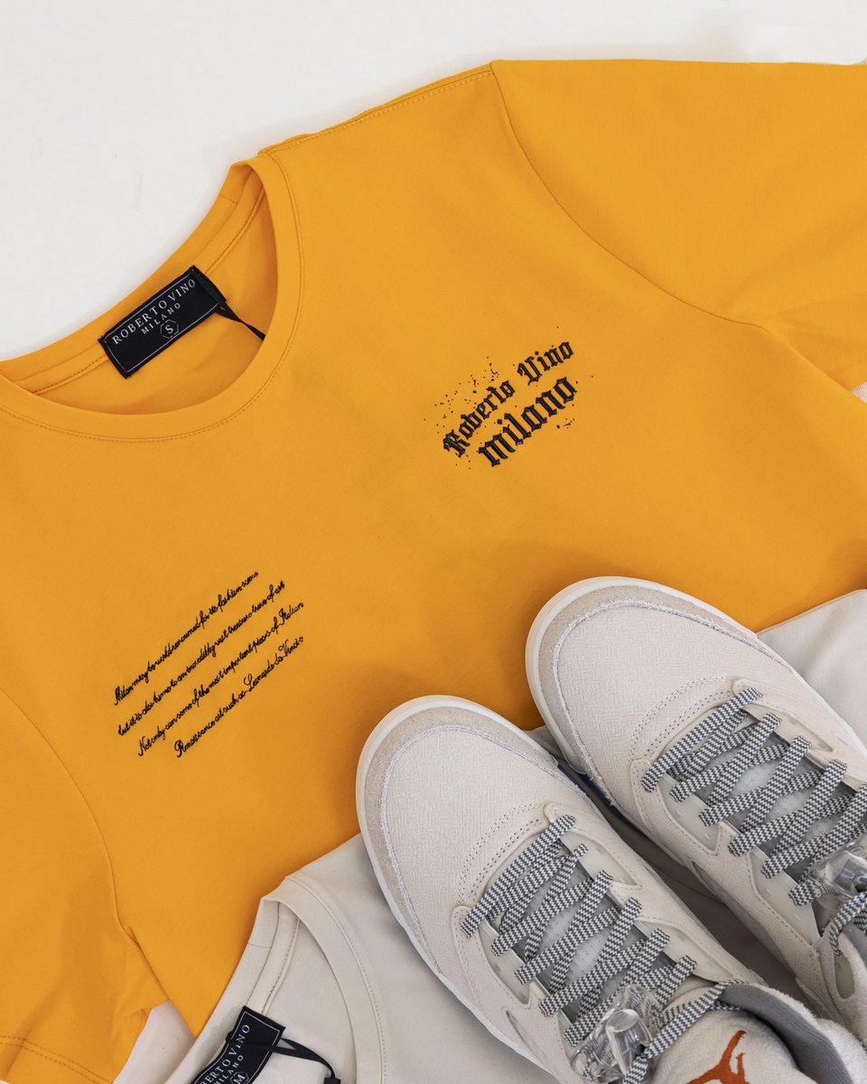 topsnbottomsusa's tweet photo. Step up your style game with the Air Jordan 5 Retro SE Craft and Roberto Vino Crew neck tee.
#AirJordan5 #RetroSECraft #RobertoVino #CrewNeckTee #ElevateYourStyle #SneakerCulture #ItalianCraftsmanship #StreetStyle #FashionCombo #SneakerLove #SneakerAddict https://t.co/WsC7S21iUo