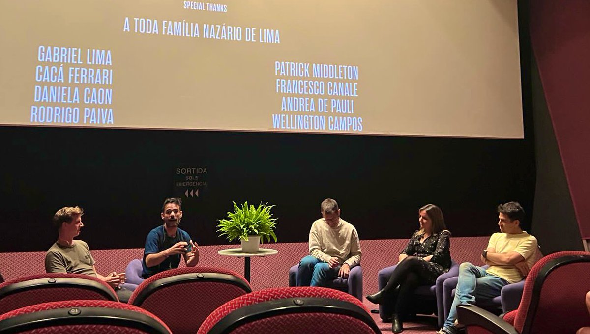 Ontem, no <a href="/TacticaFest/">Táctica Film Festival</a>, mais uma oportunidade de ver o nosso documentário “The Phenomenon” em um cinema. <a href="/zoomsportfilms/">ZOOMSPORT</a>, arrasamos! E depois ainda teve um bate-papo sobre o filme com o diretor <a href="/dj_mcmath/">Duncan McMath</a>, o produtor <a href="/Marcguillen/">Marc Guillén</a>, o DOP <a href="/victormgros/">Víctor M. Gros</a> e euzinha. Que equipe!
