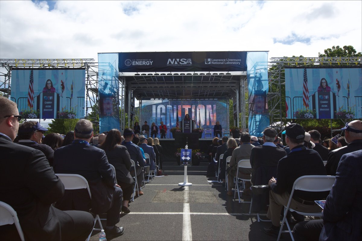 Livermore_Lab's tweet image. Today we&apos;re joined by @SecGranholm, @NNSAHruby, federal and Congressional representatives, collaborators, industry partners and employees to celebrate the world’s first achievement of fusion ignition, more than 60 years in the making.