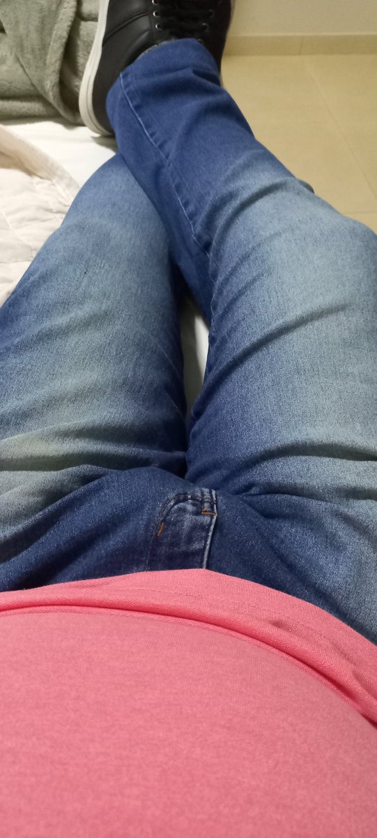 Mineirimpicag's tweet photo. Quantas vezes já percebi mulheres e homens firmando olho no volume... kkkk em reuniões onde estamos em roda, acabo percebendo alguns olhares mais atentos... kkkk isso me excita, tenham certeza disso.

Onde me achar? https://t.co/Lc4wJ0hJgd 
Perfis, perguntas, Telegram... https://t.co/uzBlJoKxTg