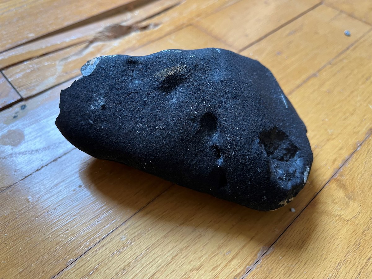 TwpofHopewellNJ's tweet photo. Possible Meteorite Strikes House in Hopewell Township! From HTPD- 
A metallic object believed to be a meteorite struck the roof a residence located on Old Wash Cross-Penn Rd. The home was occupied at the time but there were no injuries reported.
Read more- https://t.co/eOcGTZCxz5 https://t.co/esuSwAWzyT